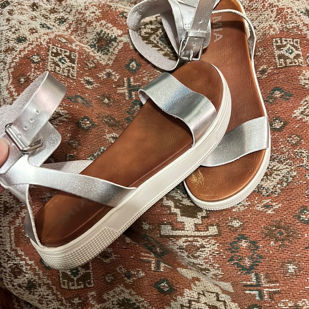 MIA Silver scrappy sandals